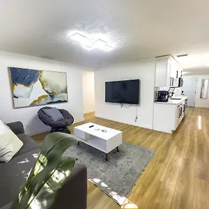 Beautiful And Relaxing 3 Bedrooms 2 Kings Beds Holiday home Tampa